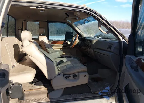 2001 Ford F-350 Lariat/Xl/Xlt из США, поврежденный, VIN 1FTSX31FX1EA84664